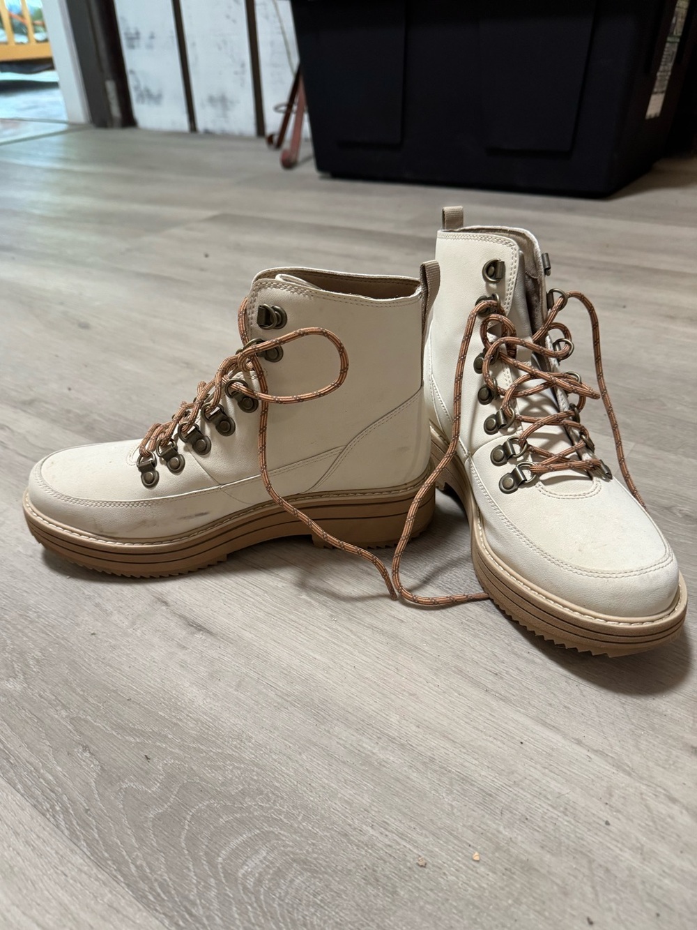 Teva Cream Lace-Up Platform Hiking Boots